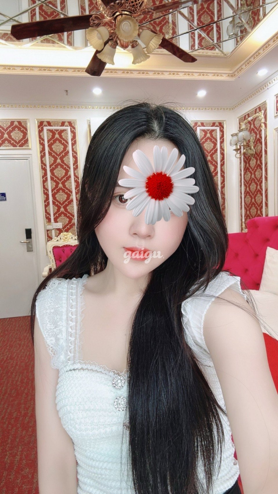 NEW YẾN NHI – XUNH ĐẸP KIÊU SA, GẶP LÀ MÊ PHÊ QUÊN LỐI VỀ.