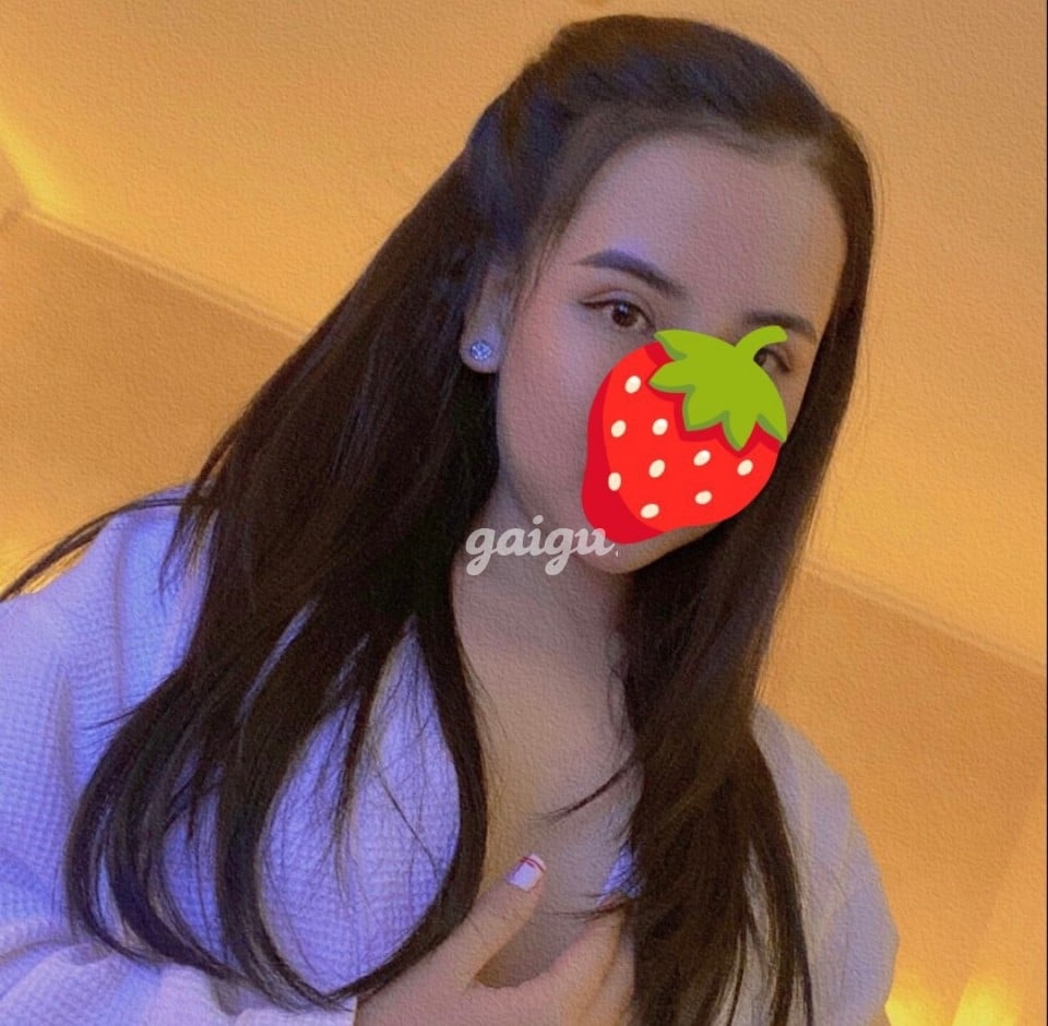 NEW BÉ DÂU VÚ TO ĐẸP, MÔNG CONG SEXY, HÀNG ĐẸP TRONG TẦM GIÁ